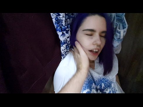 ❤️ Lorg mi mo sis anns a’ chlòsaid agus chuidich i cum ❤️❌ Bhidio fucking aig gd.hentai-for.ru